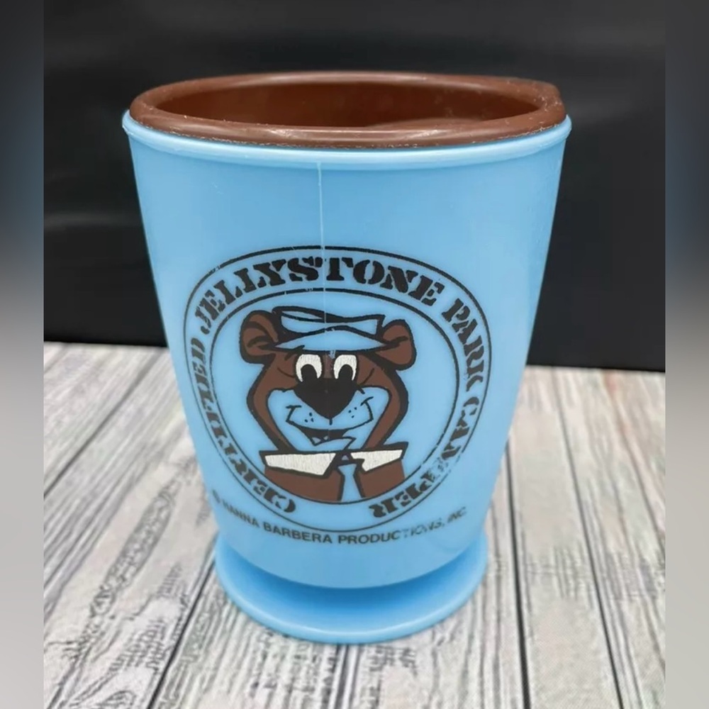 Vintage Yogi Bear Jellystone Park Camper Plastic Travel Cup Mug & Lid Trip Sip